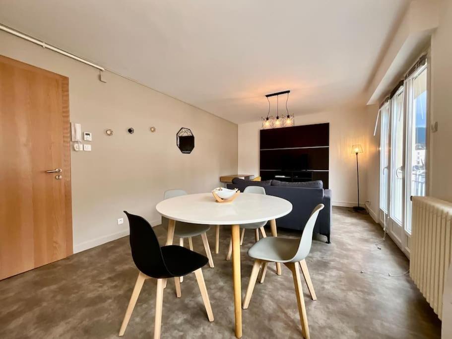 Les Violettes, Bel Appartement Au Centre-Ville เฌราร์แมร์ ภายนอก รูปภาพ